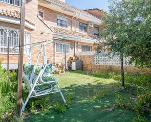 Garden of Single-family semi-detached for sale in Parla  with Air Conditioner, Heating and Private garden