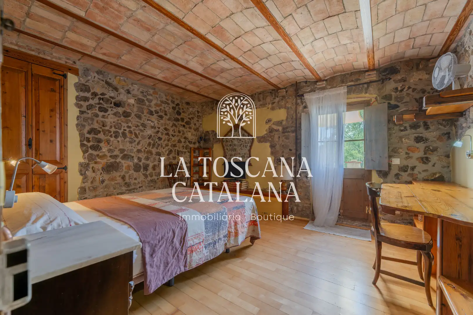 Habitación de Finca rústica en venta en Sales de Llierca con Aire acondicionado, Calefacción y Jardín privado