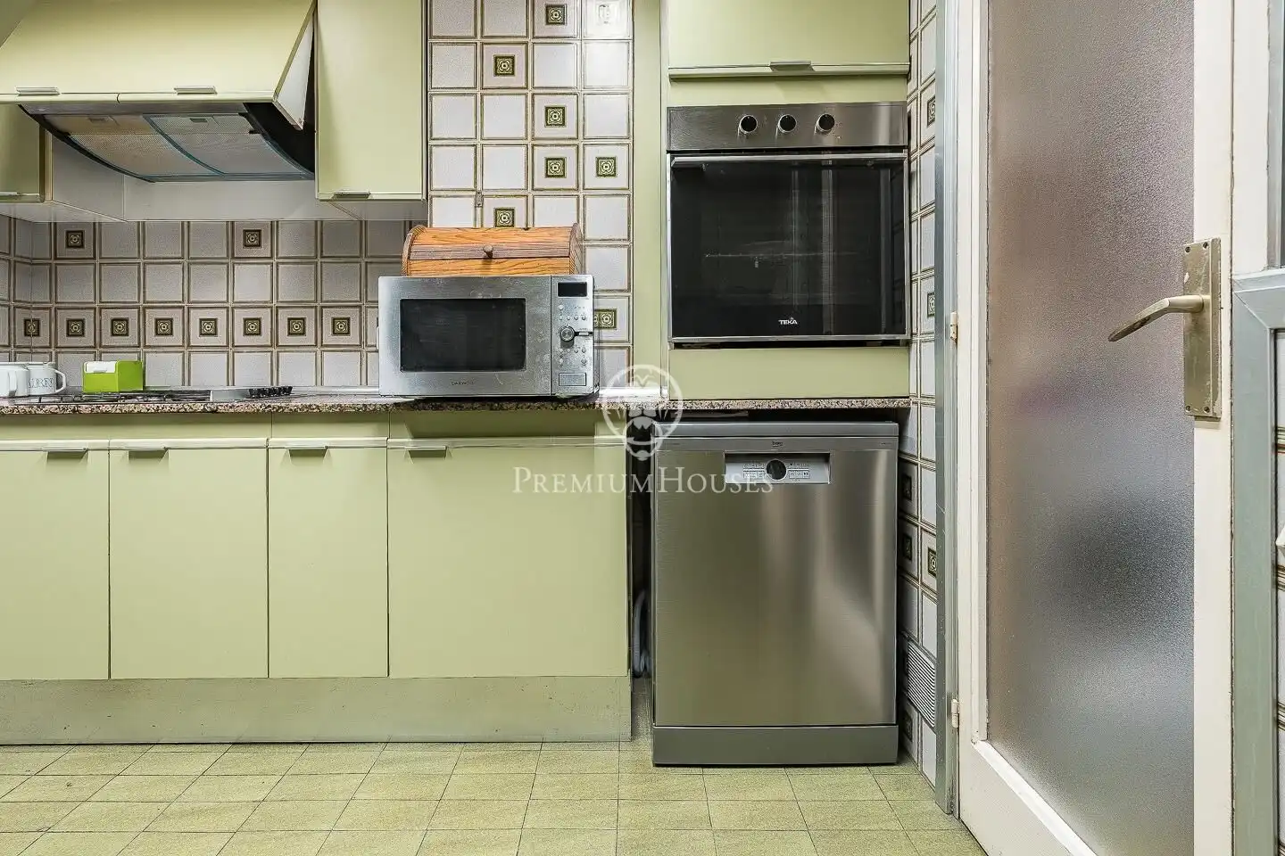 Cocina de Piso en venta en Barcelona con Calefacción, Terraza y Balcón