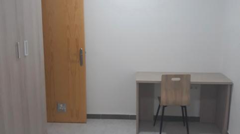 Foto 2 de Planta baixa per a compartir a Plaça Reis Catòlics, Plaza Crevillente - Antiguos Juzgados - El Asilo, Alicante