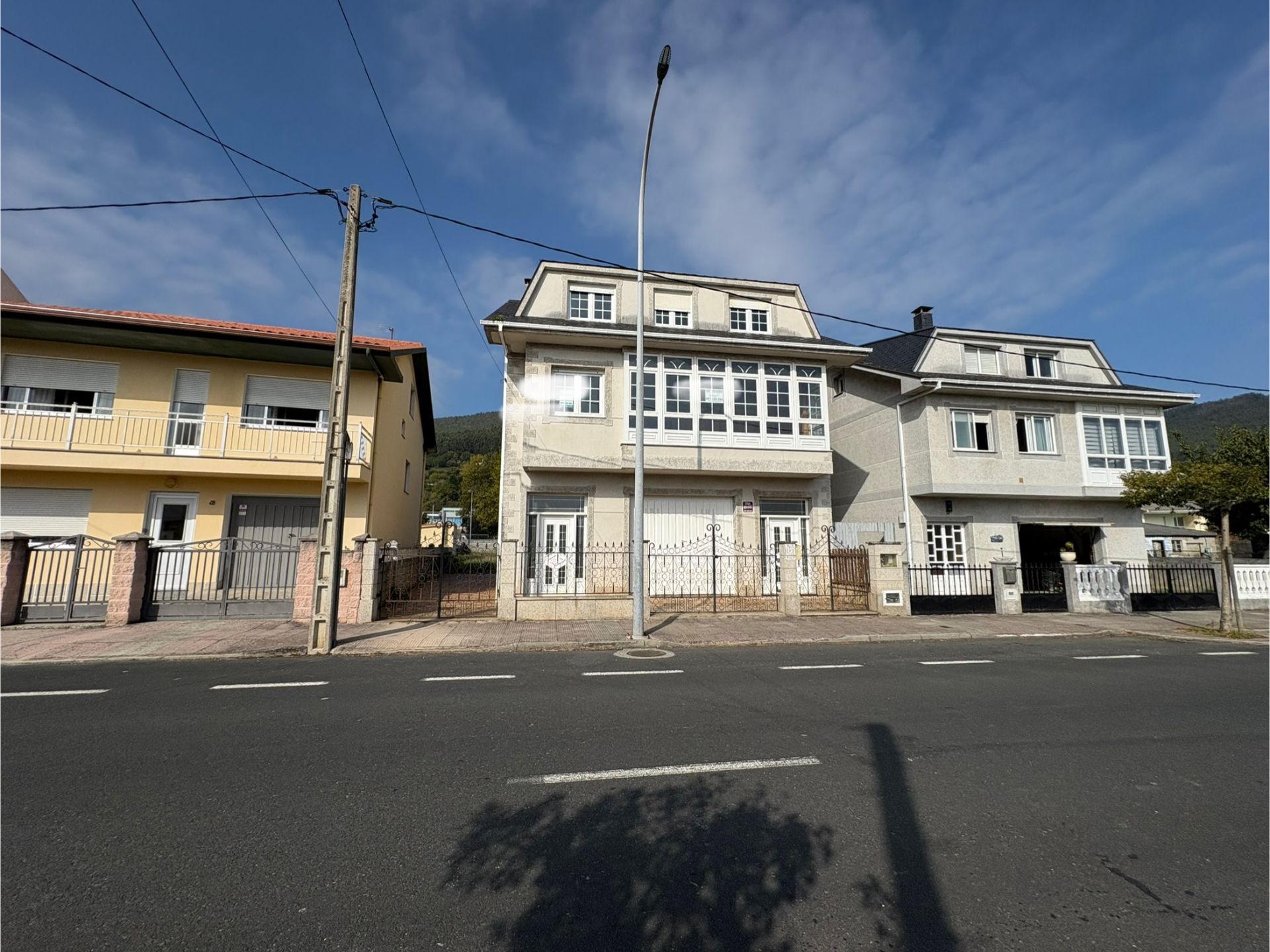 Vista exterior de Casa o xalet en venda en Cariño amb Calefacció, Jardí privat i Parquet
