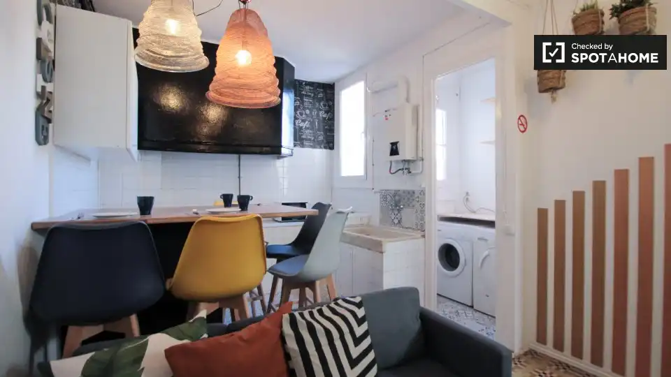 Cocina de Piso para compartir en Barcelona con Aire acondicionado, Calefacción y Amueblado