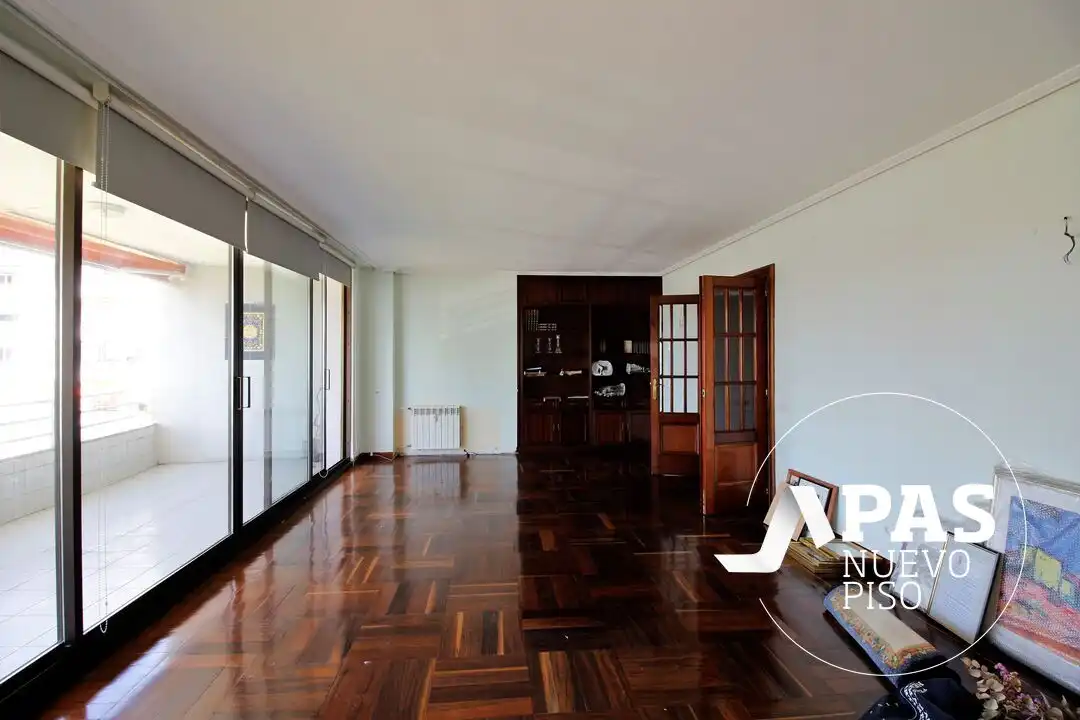 Living room of Flat for sale in Santander  with Heating, Private garden and Terrace