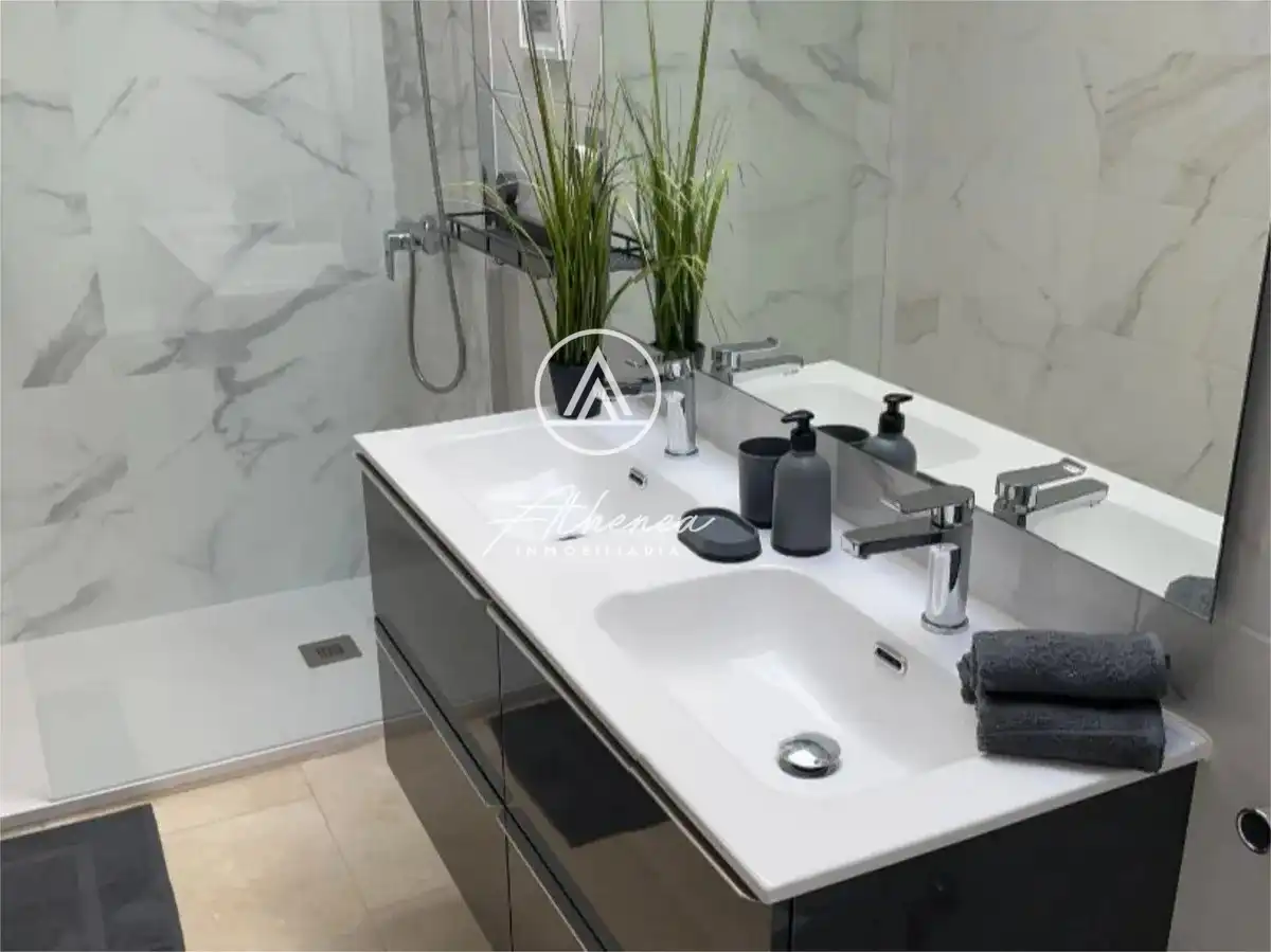 Baño de Casa o chalet en venta en Roquetas de Mar con Aire acondicionado, Calefacción y Jardín privado