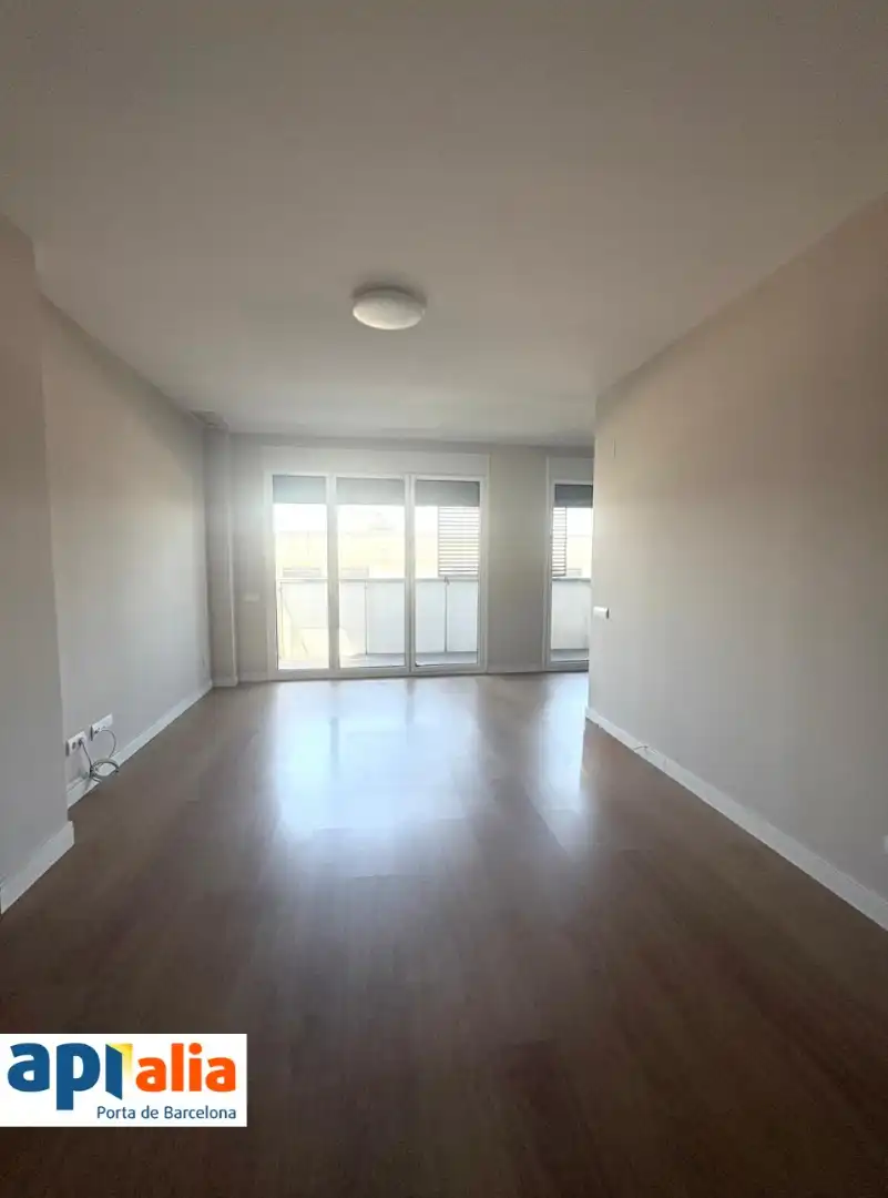 Sala d'estar de Pis en venda en Sant Feliu de Llobregat amb Aire condicionat, Calefacció i Terrassa