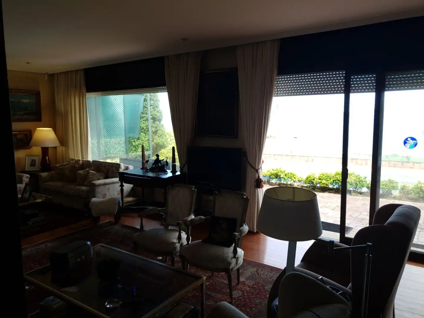 Sala d'estar de Casa o xalet en venda en Vigo  amb Calefacció, Jardí privat i Parquet