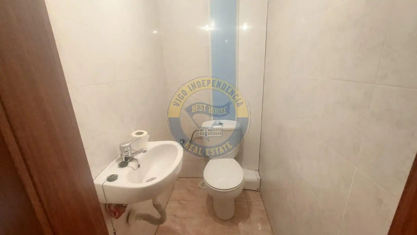 Badezimmer von Erdgeschoss zum Verkauf in Vigo  mit Heizung
