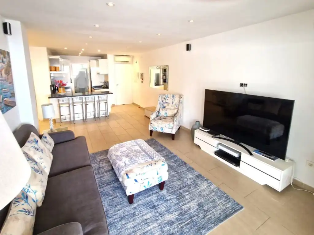 Wohnzimmer von Wohnung zum Verkauf in Calvià mit Klimaanlage, Privatgarten und Terrasse