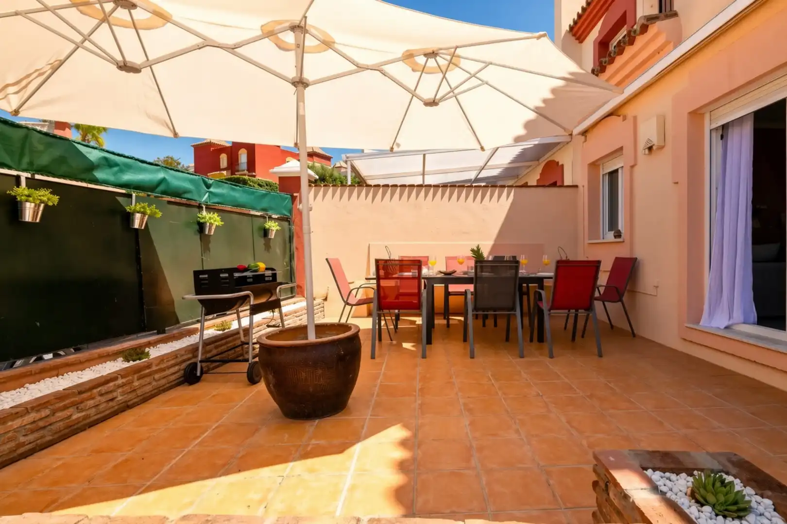 Terrassa de Casa adosada en venda en Marbella amb Aire condicionat, Jardí privat i Terrassa