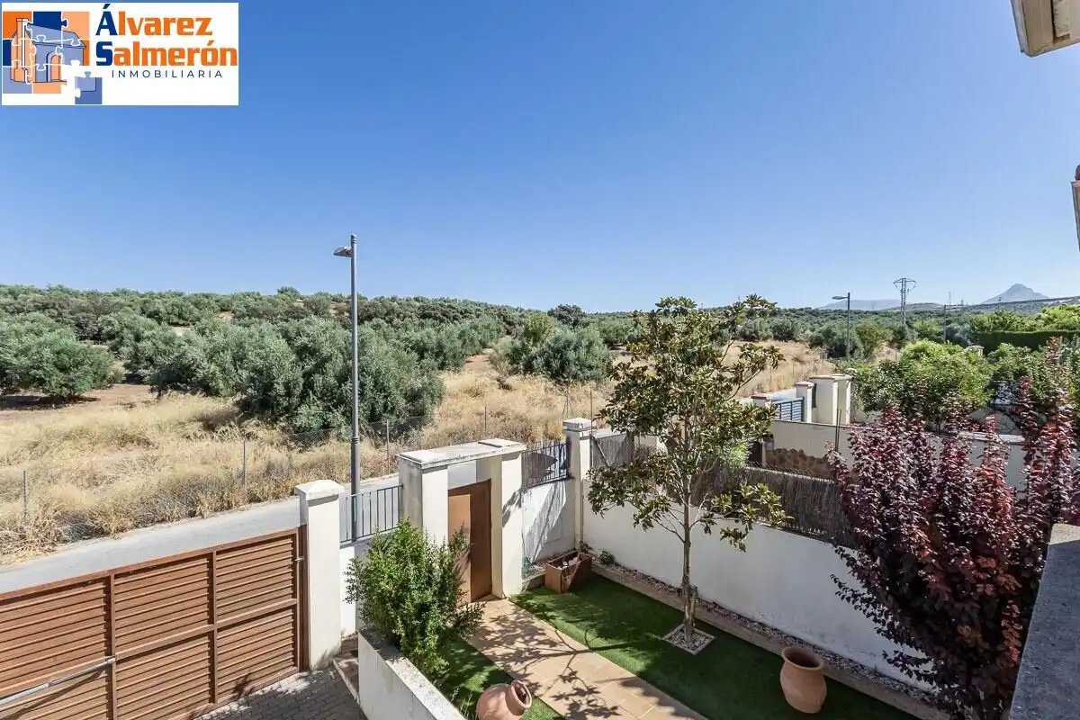 Jardín de Casa o chalet en venta en Albolote con Aire acondicionado, Calefacción y Jardín privado