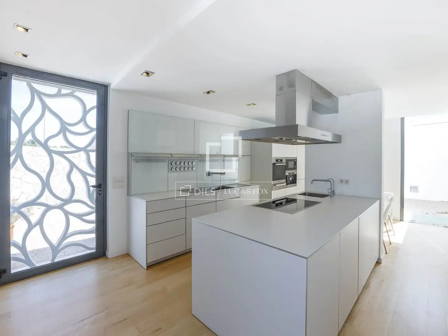 Kitchen of Houses for sale in Sagunto / Sagunt  with Air Conditioner, Parquet flooring and Swimming Pool