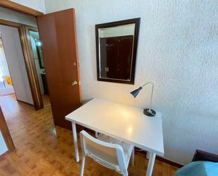 Bedroom of Flat to share in  Madrid Capital  with Heating, Furnished and Washing machine