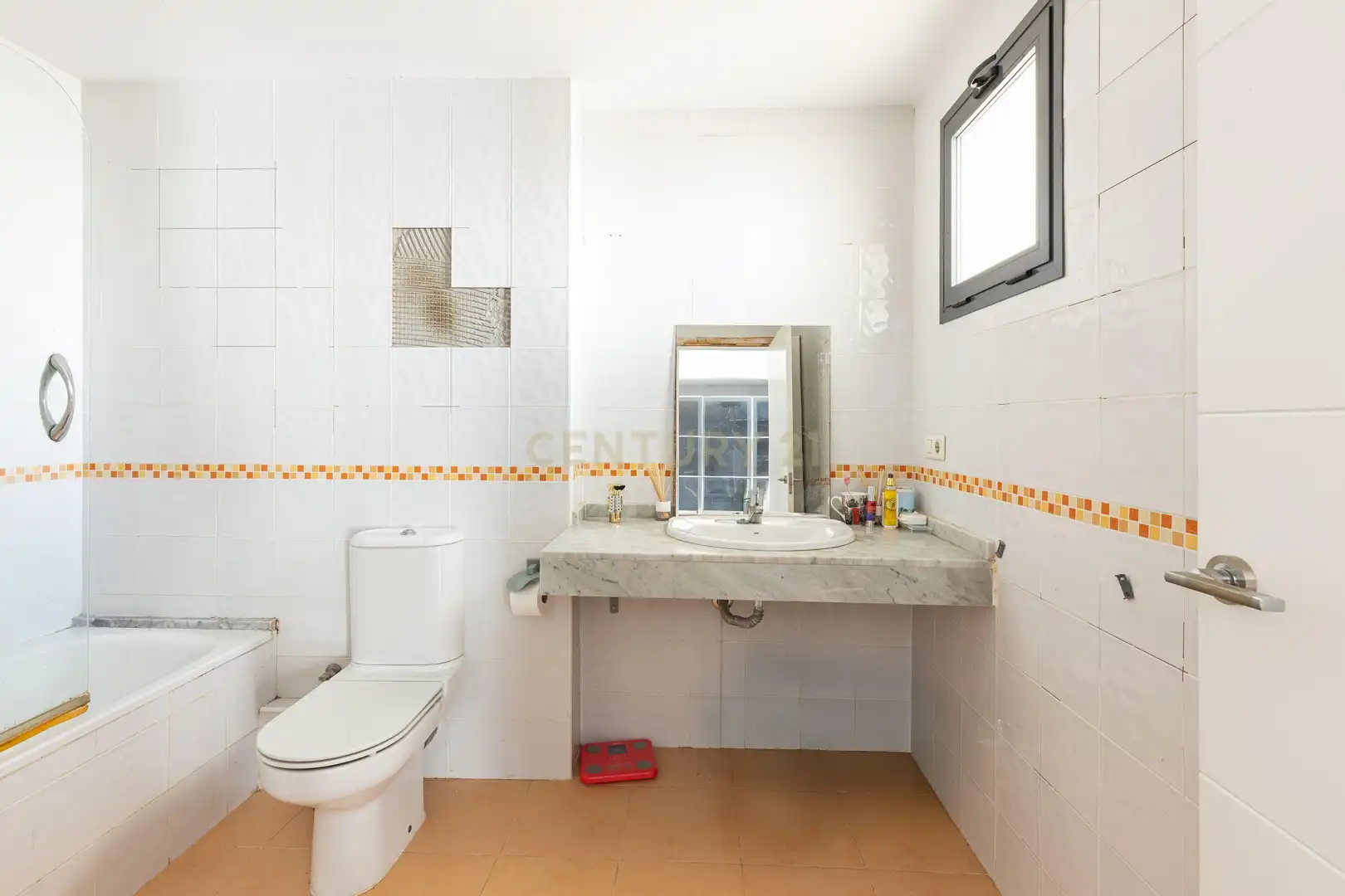 Badezimmer von Haus oder Chalet zum Verkauf in Canet de Mar mit Abstellraum, Schwimmbad und Ofen
