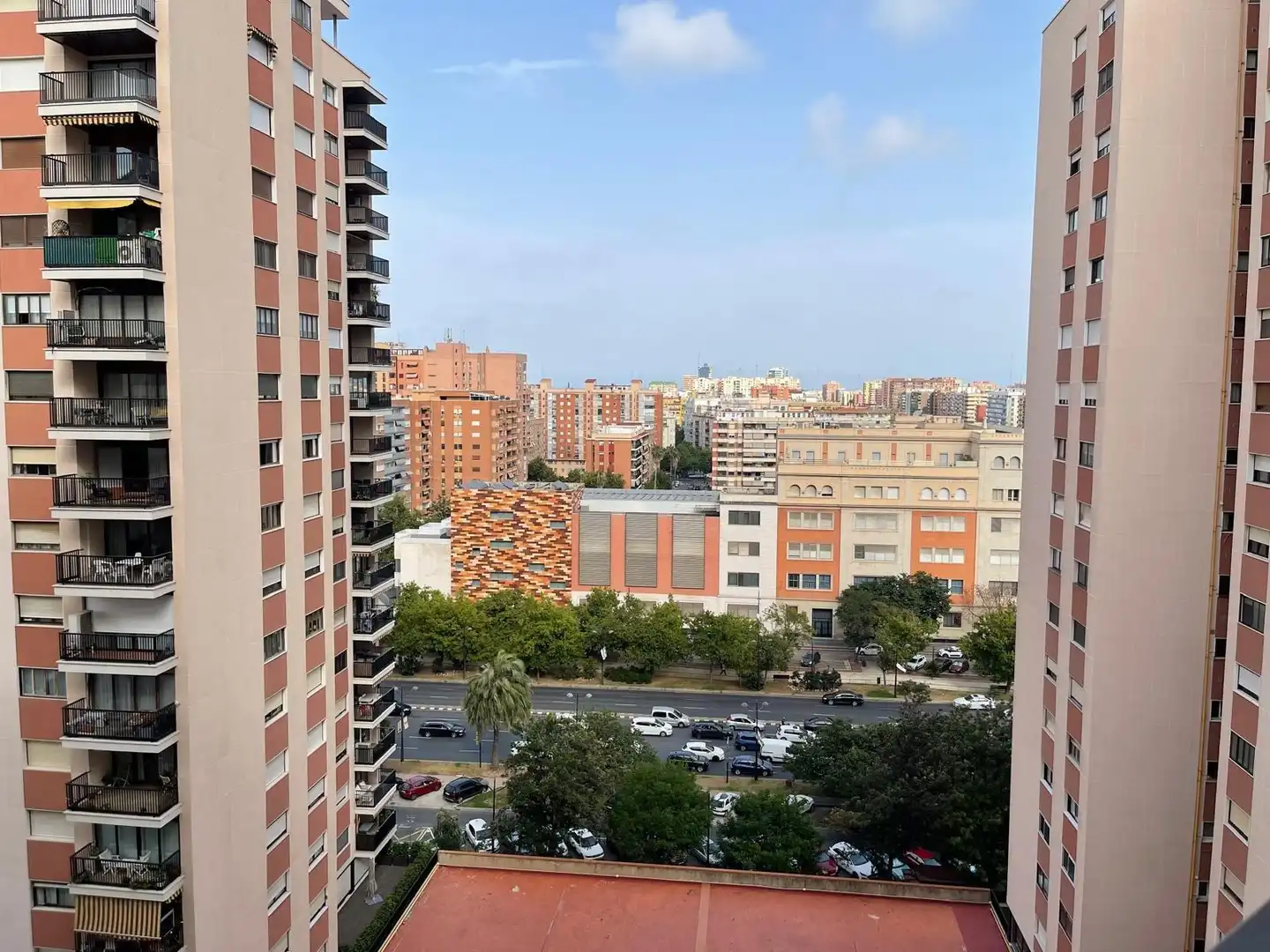 Vista exterior de Pis de lloguer en Valencia amb Parquet, Moblat i Balcó