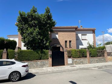 Detached house with pool for sale in FUENTE SALINAS (PR) 24