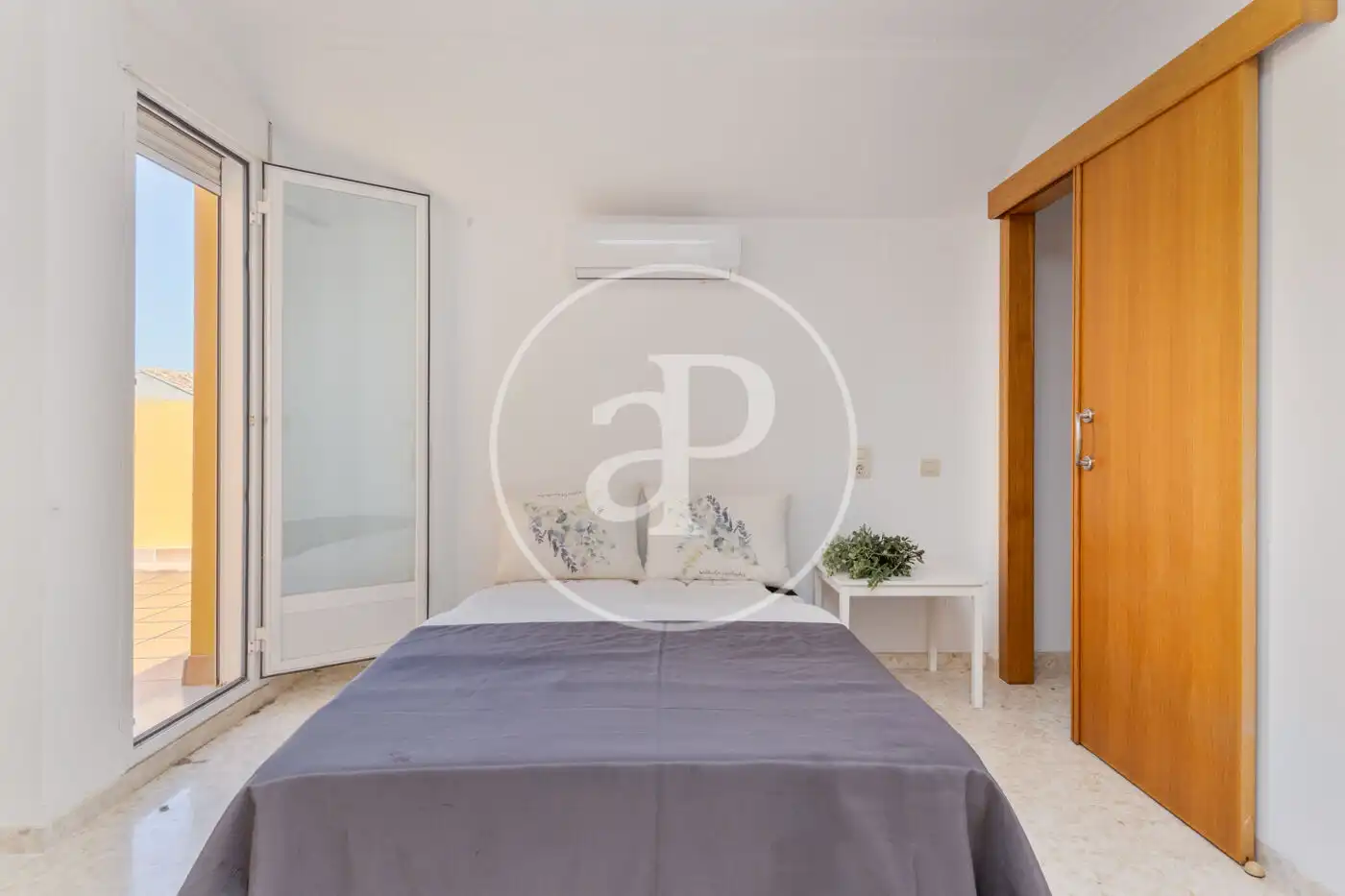 Schlafzimmer von Dachboden zum Verkauf in Canet d'En Berenguer mit Klimaanlage, Heizung und Terrasse