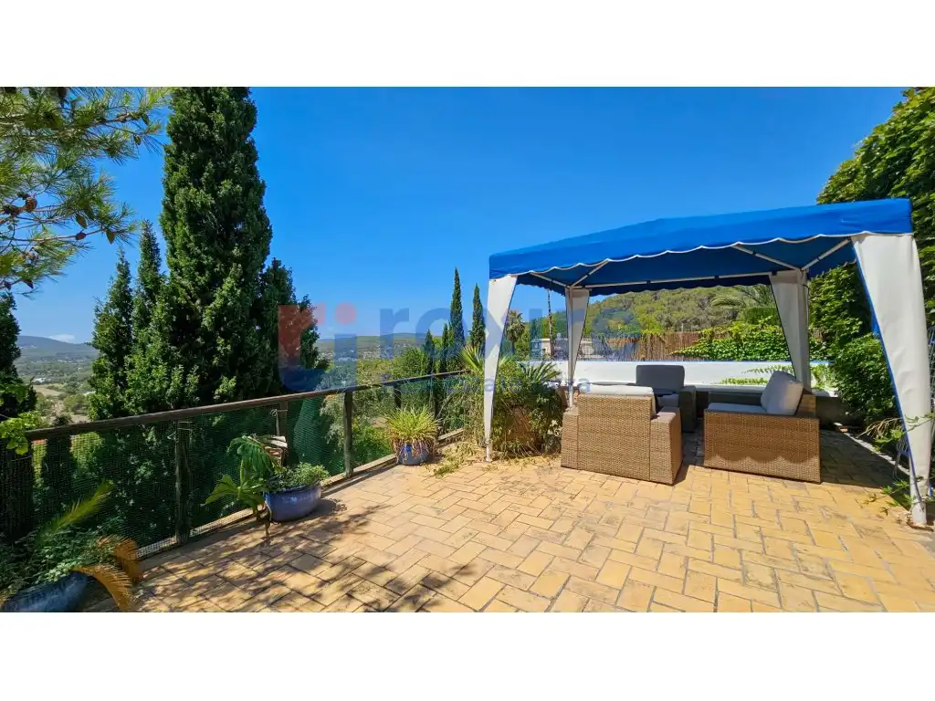 Vista exterior de Casa o xalet de lloguer en Sant Joan de Labritja amb Aire condicionat, Calefacció i Jardí privat
