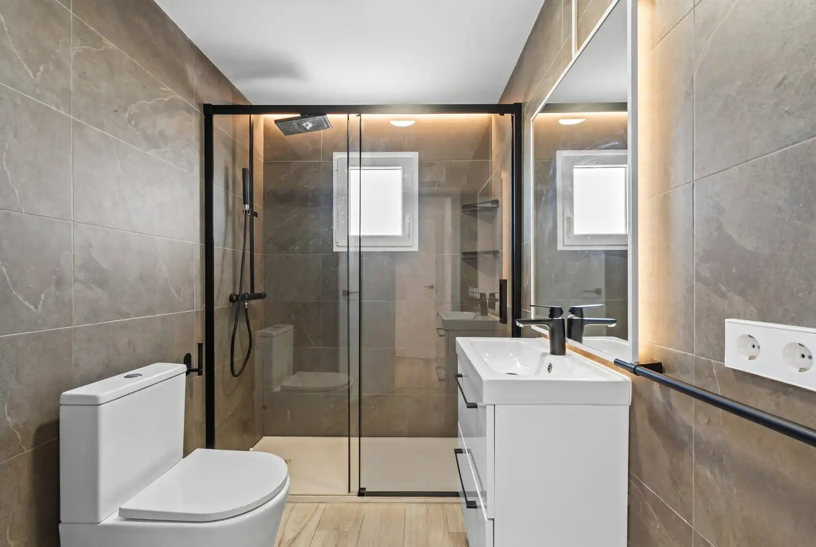 Bathroom of Houses for sale in Mutxamel  with Air Conditioner, Heating and Private garden