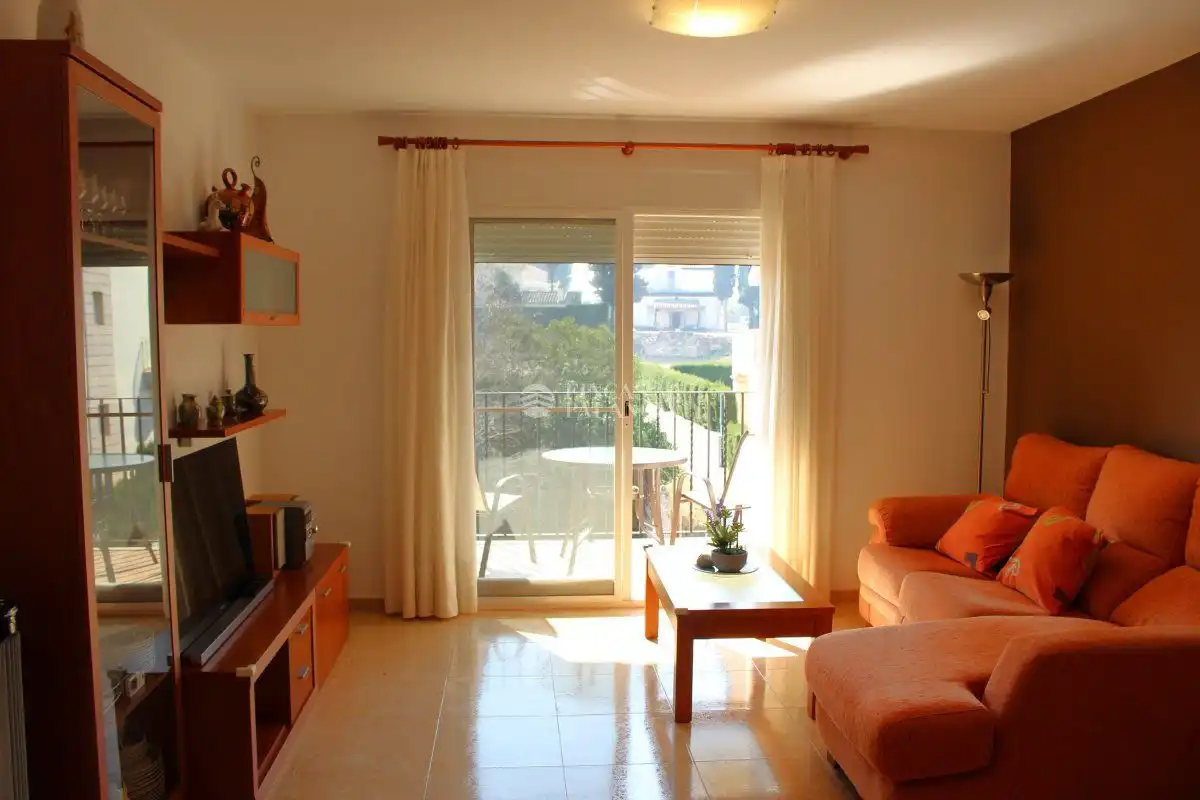Wohnzimmer von Wohnung zur Miete in Navajas mit Klimaanlage, Heizung und Balkon