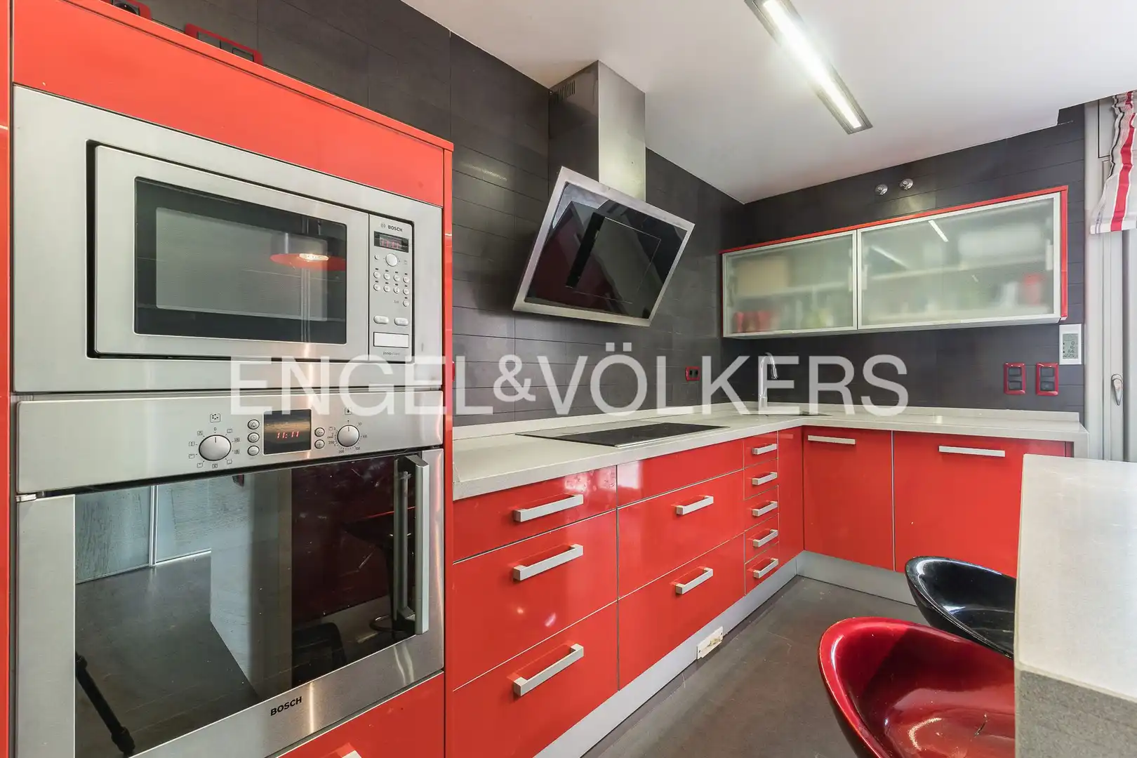 Cocina de Casa o chalet en venta en El Prat de Llobregat con Aire acondicionado, Calefacción y Jardín privado