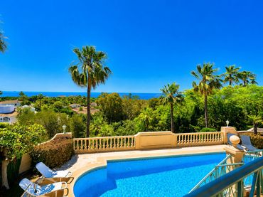 Casa amb piscina en venda a Elviria - Cabopino