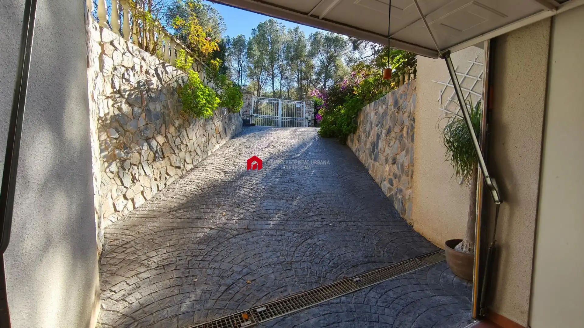 Vista exterior de Casa o xalet en venda en Tortosa amb Calefacció, Jardí privat i Terrassa
