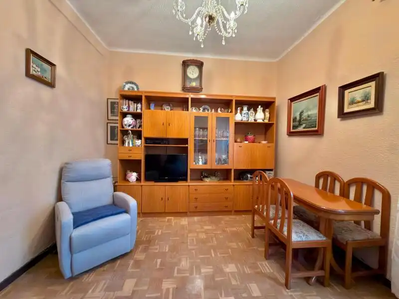 Sala d'estar de Pis en venda en Madrid amb Aire condicionat, Calefacció i Moblat