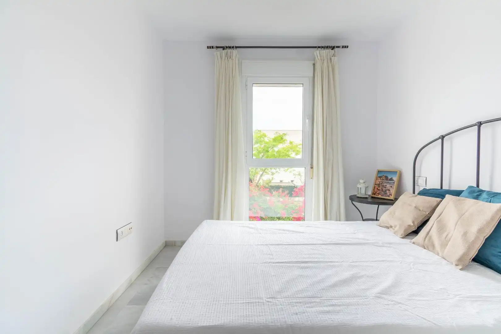 Habitación de Piso en venta en Almería con Aire acondicionado, Terraza y Balcón