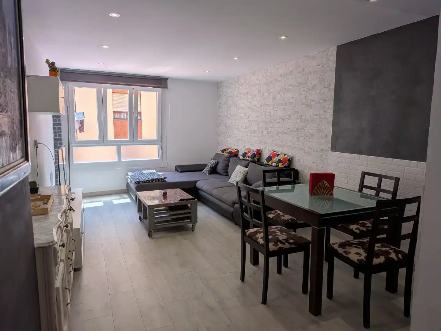 Wohnzimmer von Wohnung zur Miete in Gozón