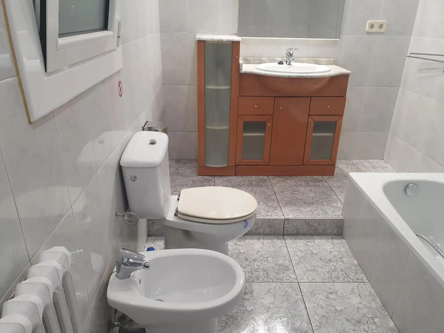 Bathroom of Houses for rent in Mollet del Vallès  with Heating, Private garden and Parquet flooring