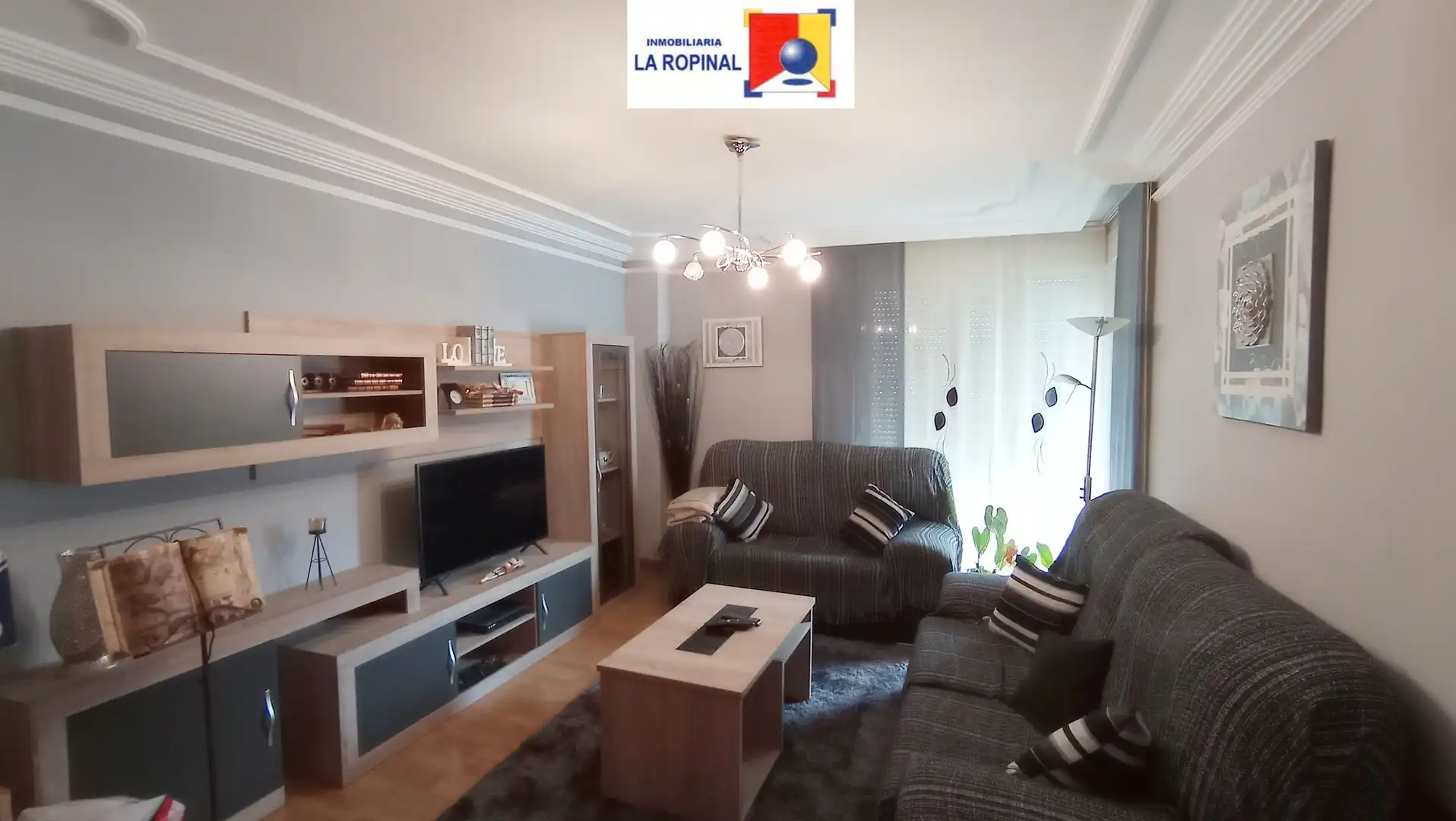 Living room of Flat for rent in Salamanca  with Heating, Parquet flooring and Furnished