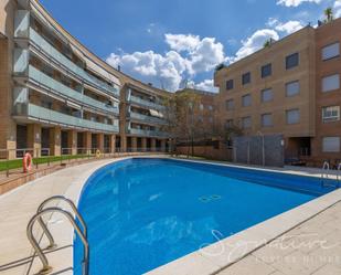 Piscina de Pis en venda en Sant Cugat del Vallès amb Aire condicionat, Jardí privat i Piscina