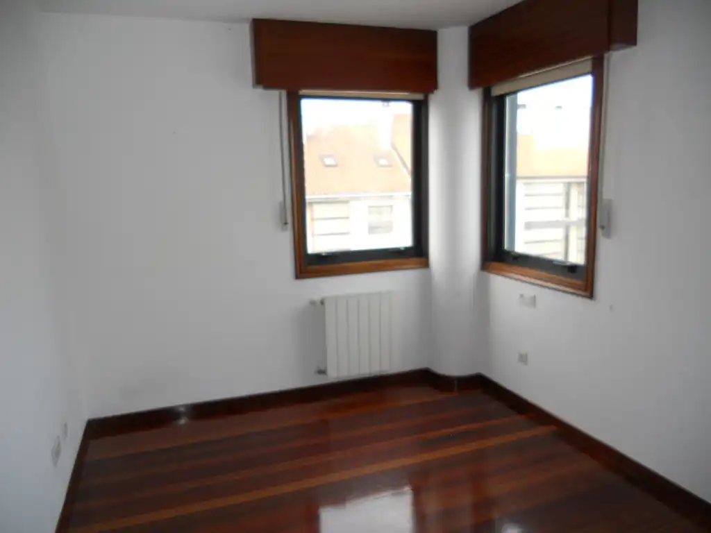 Habitación de Piso de alquiler en Santiago de Compostela  con Calefacción, Trastero y Horno