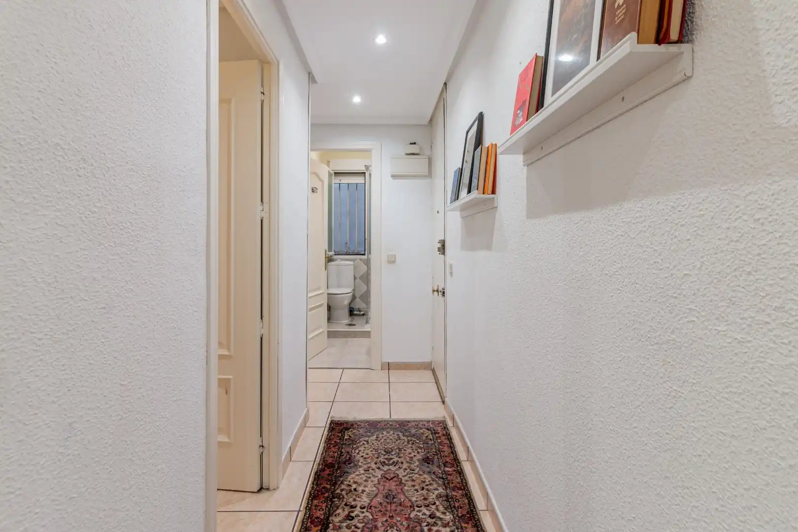 Flat for sale in Madrid  with Heating and Furnished