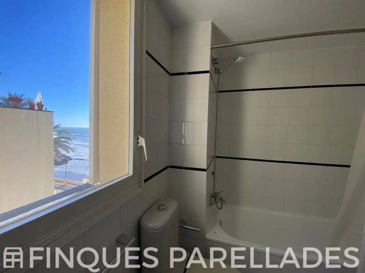 Bathroom of Attic for sale in Sitges  with Air Conditioner, Heating and Parquet flooring