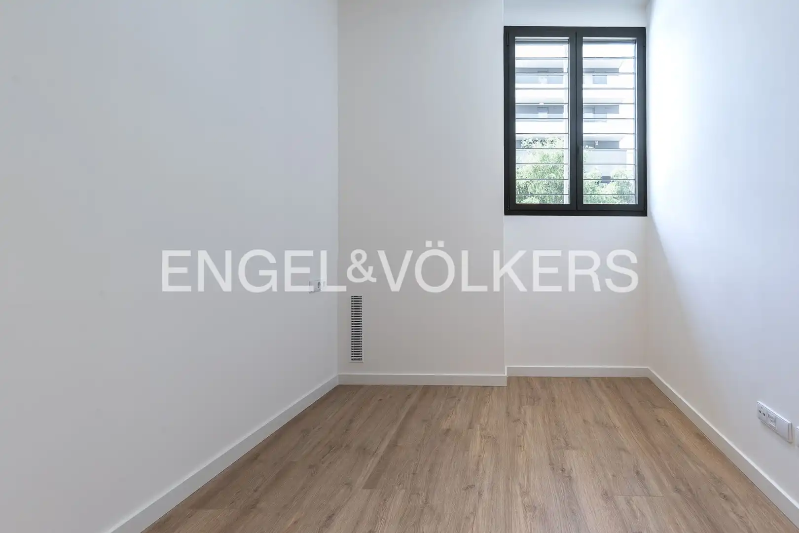 Bedroom of Ground floor for rent in Badalona  with Heating, Parquet flooring and Terrace