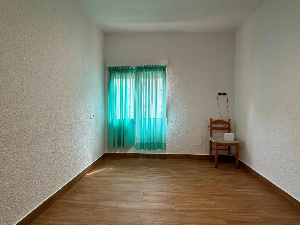 Habitación de Piso en venta en Gijón  con Calefacción y Horno
