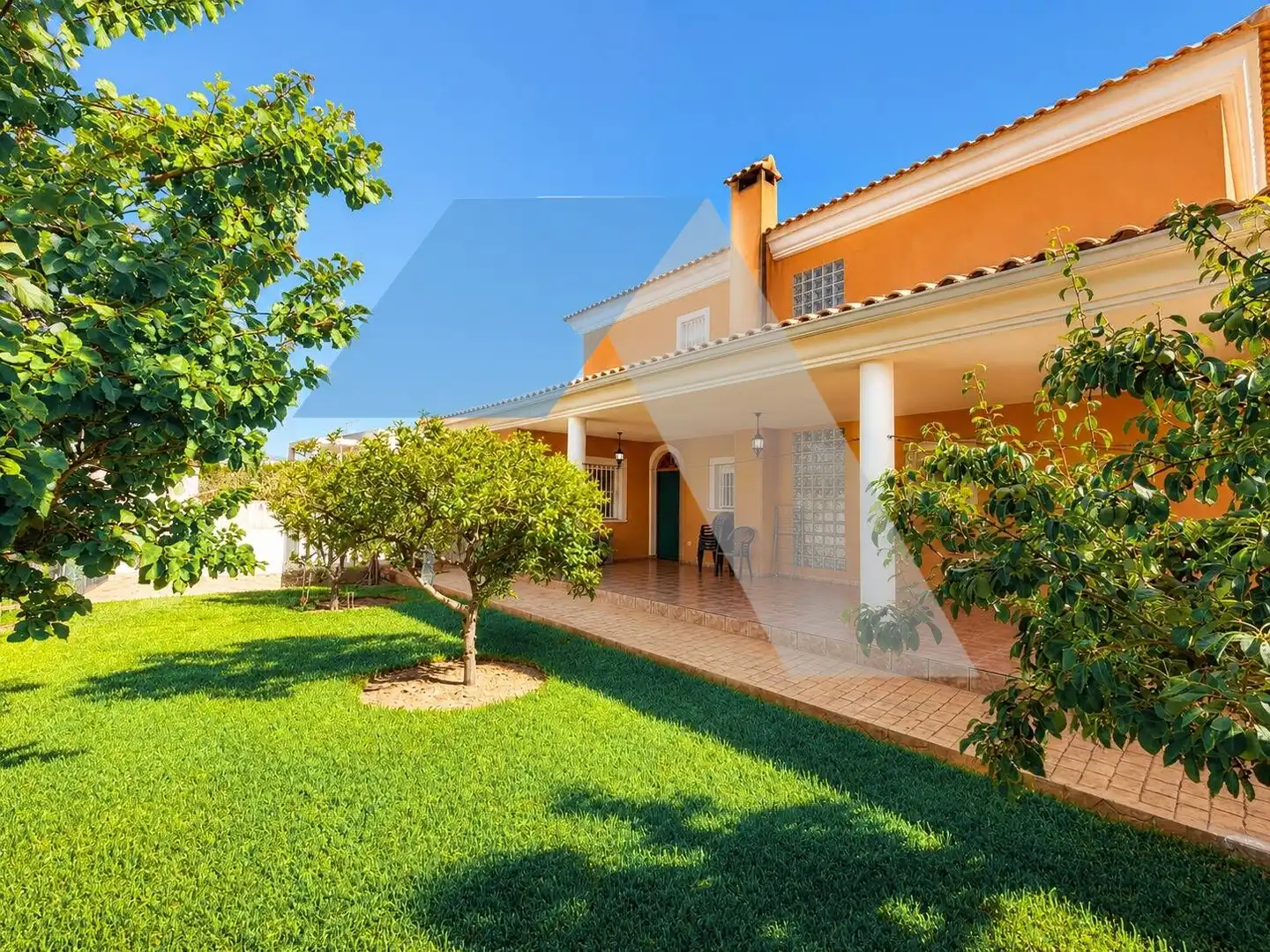 Vista exterior de Casa o xalet en venda en Mutxamel amb Calefacció i Piscina comunitària
