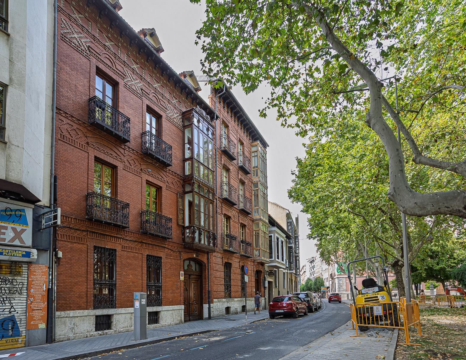 Exterior view of Planta baja for sale in Valladolid Capital  with Heating, Private garden and Storage room