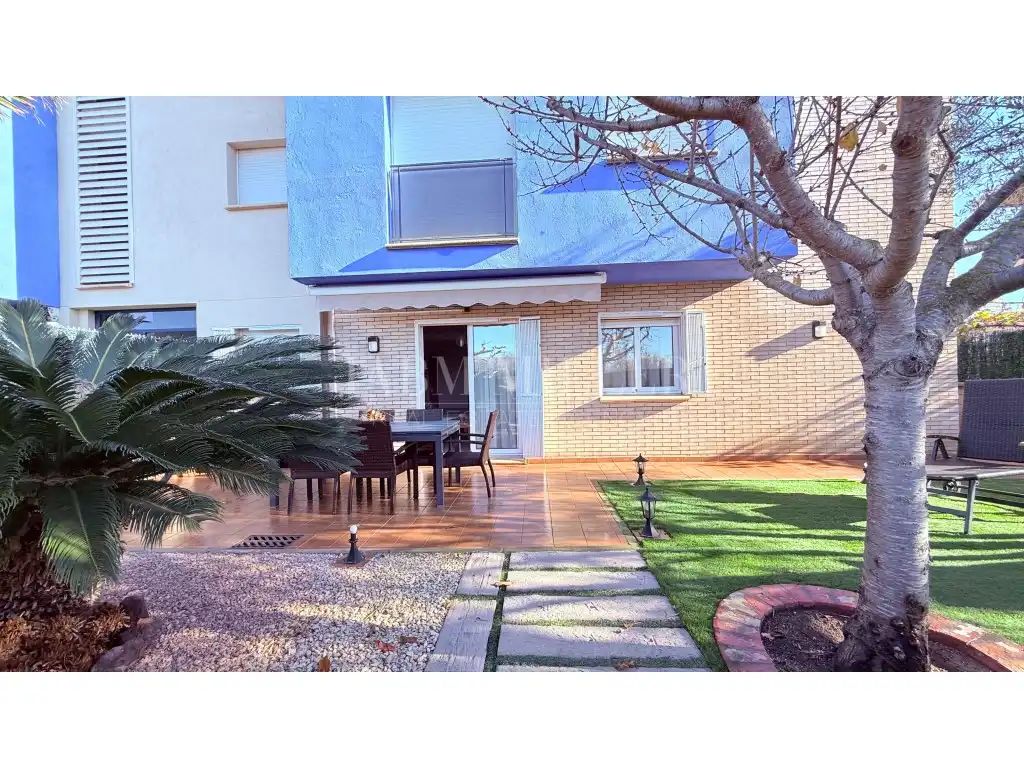Garden of Ground floor for sale in L'Estartit  with Air Conditioner, Swimming Pool and Furnished