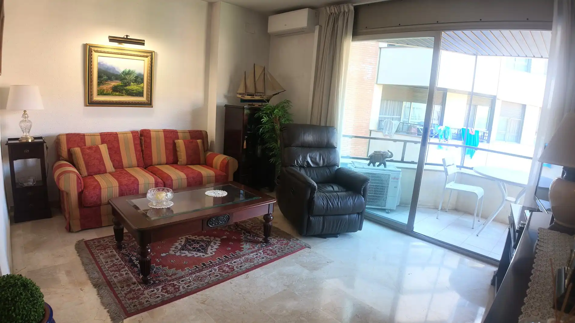 Sala de estar de Piso en venta en Molins de Rei con Aire acondicionado, Calefacción y Piscina