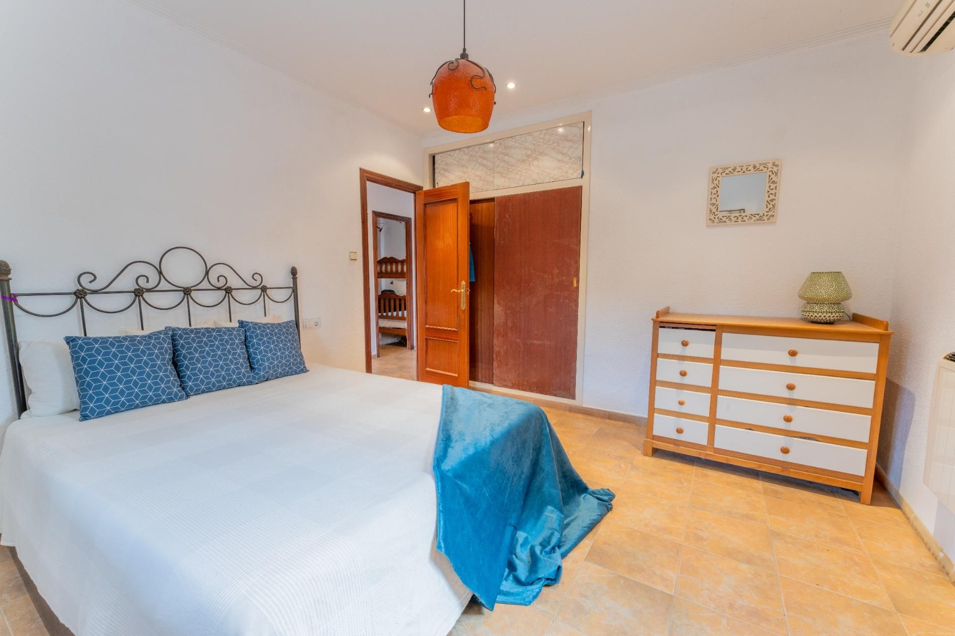 Dormitori de Casa o xalet en venda en Elche / Elx amb Jardí privat i Piscina