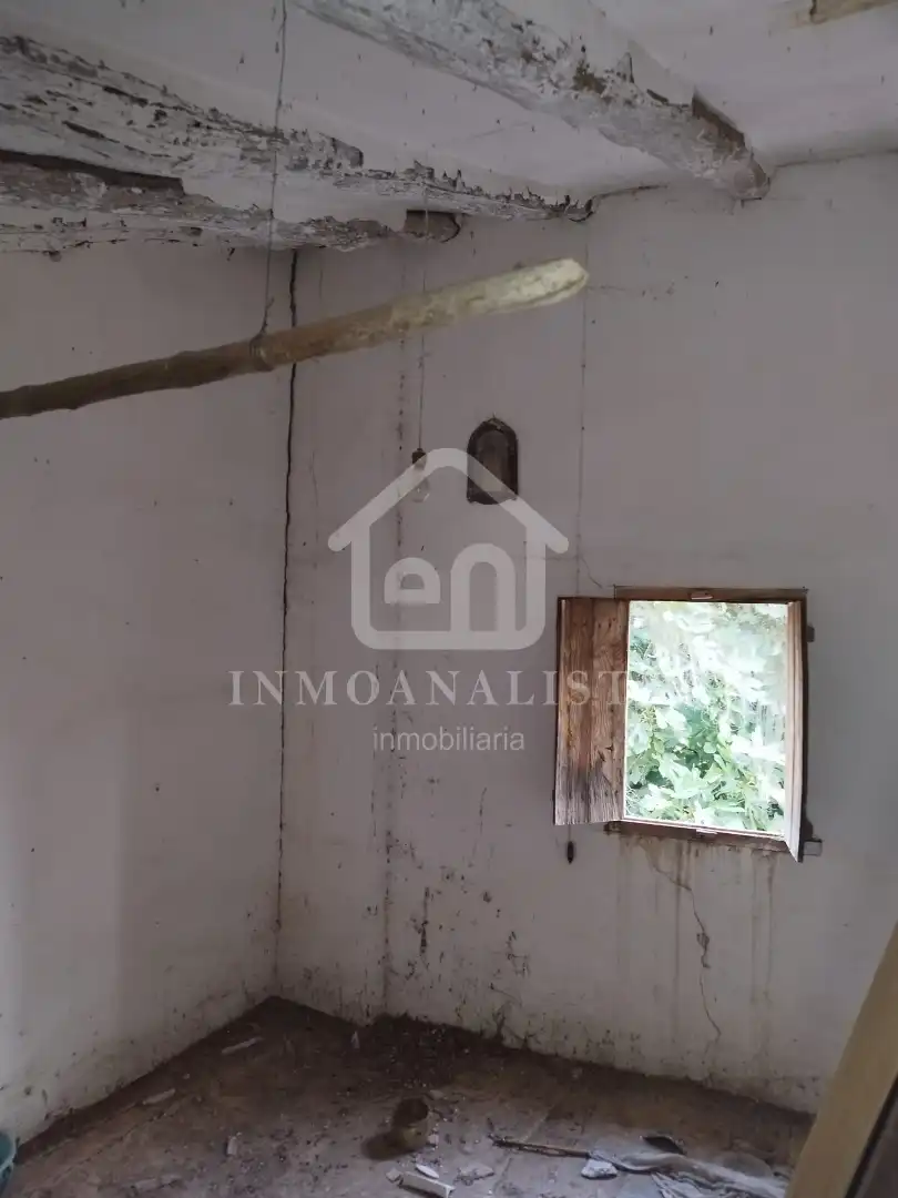 Houses for sale in Requena  with Private garden