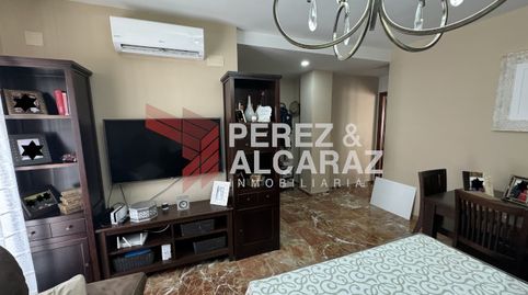 Casa dos plantas con buhardilla en Calle Cigüela., imatge 4