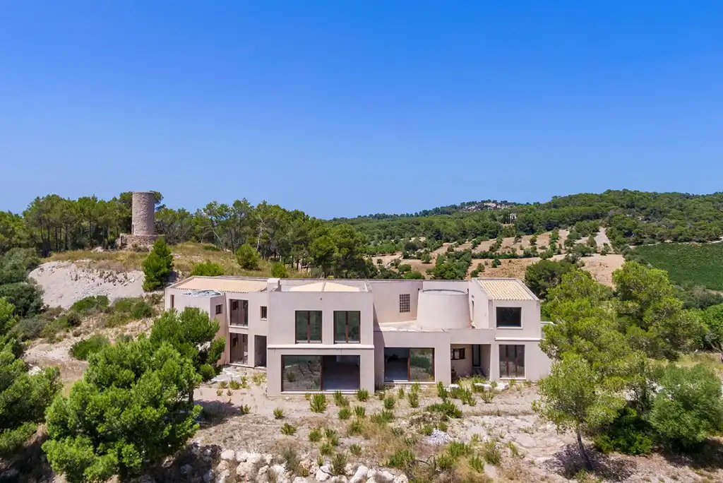 Vista exterior de Finca rústica en venda en Felanitx amb Jardí privat i Sauna
