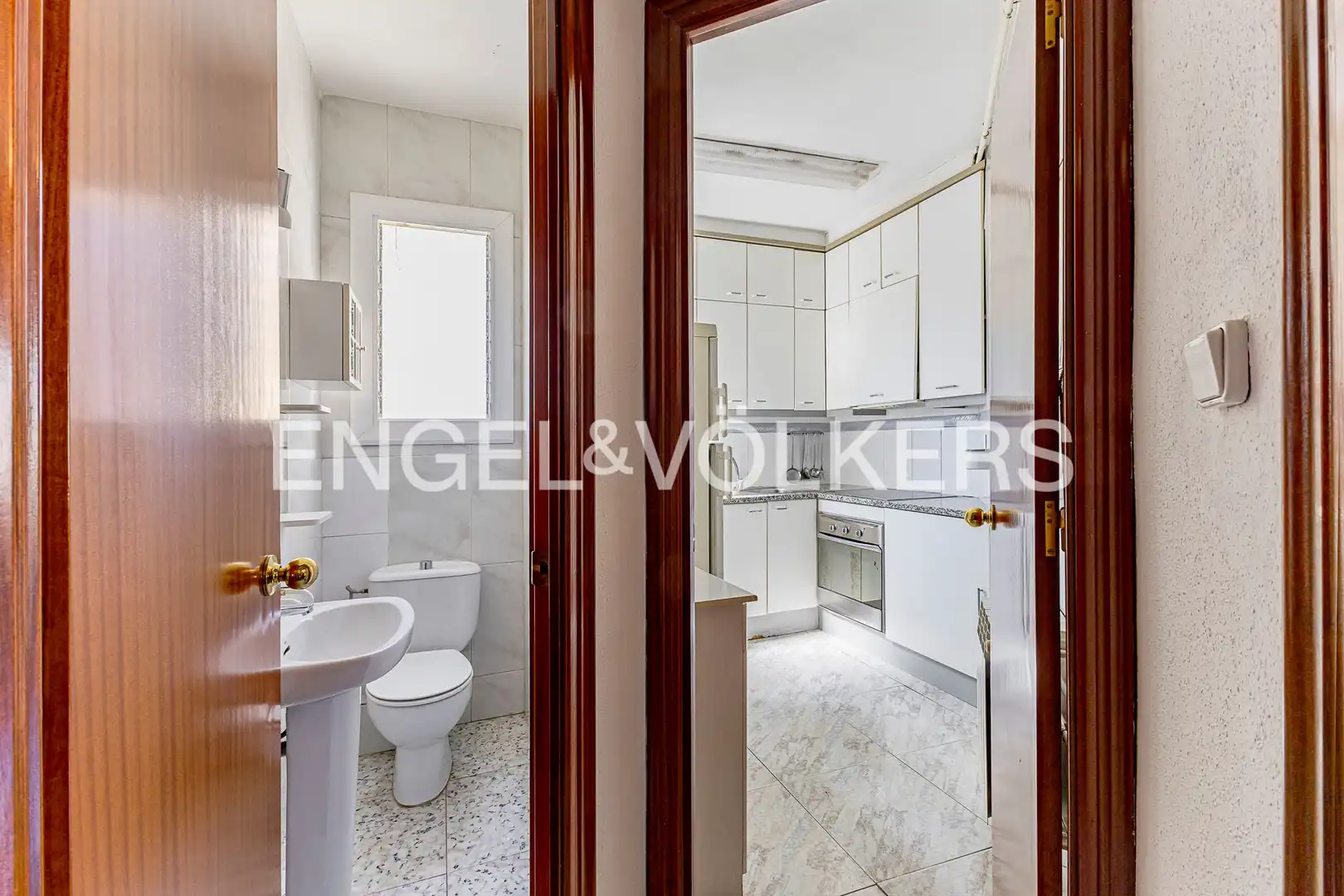 Küche von Wohnung zum Verkauf in Barcelona mit Heizung und Balkon