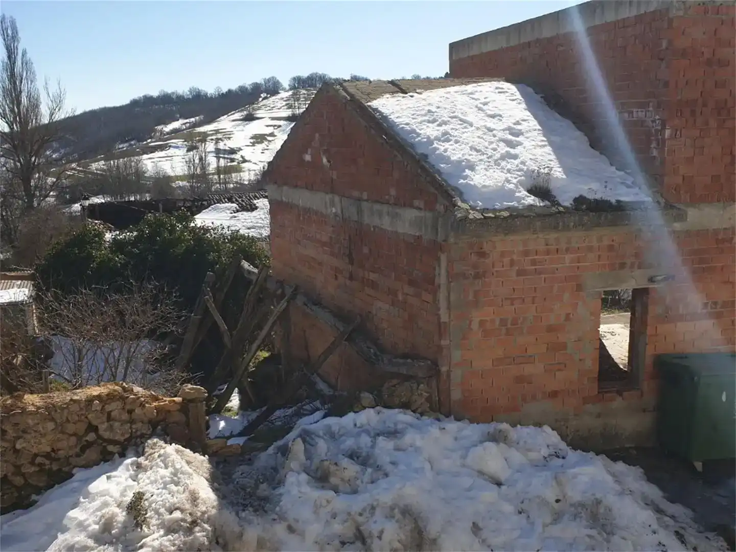 Vista exterior de Terreno en venta en Santibáñez de la Peña