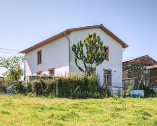 Vista exterior de Casa o xalet en venda en Mugardos amb Jardí privat, Traster i Moblat