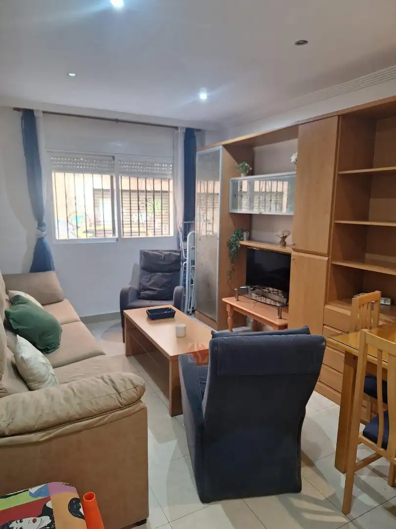 Living room of Flat for sale in Granada  with Heating and Furnished