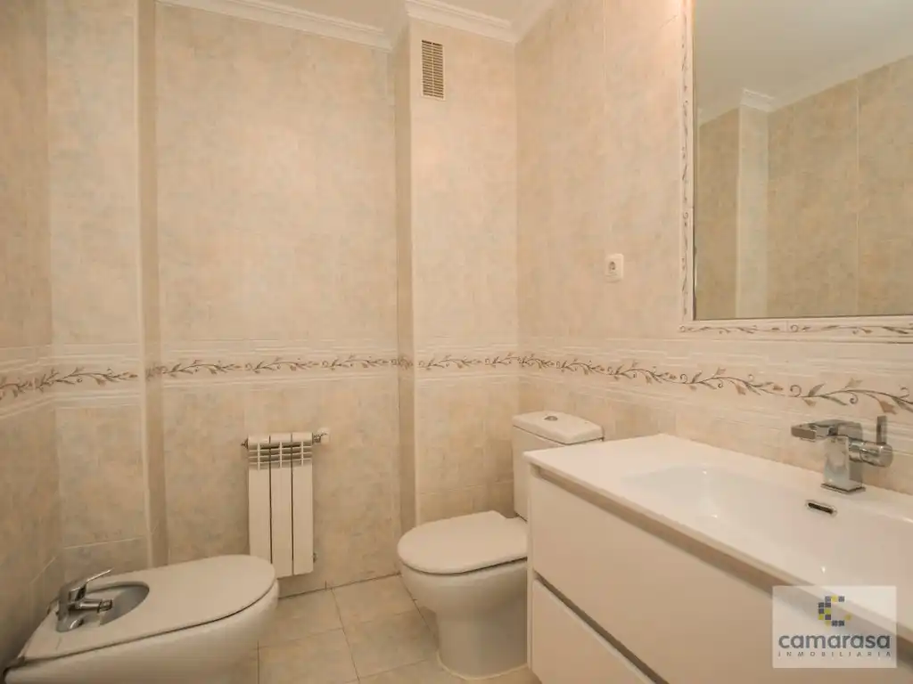 Bathroom of Flat for rent in Ávila  with Furnished